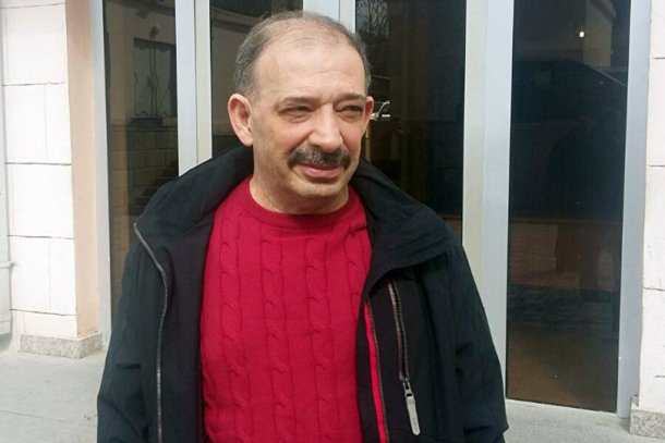 В Азербайджані суд звільнив з-під варти засудженого за держзраду журналіста
