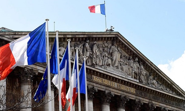 Уряд Франції представить законопроект про боротьбу з фейками в березні